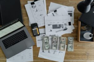 pexels-tima-miroshnichenko-6693655-1-300x200 طرق الربح من الفيس بوك | دليلك الشامل لتحقيق دخل من الإنترنت في 2025